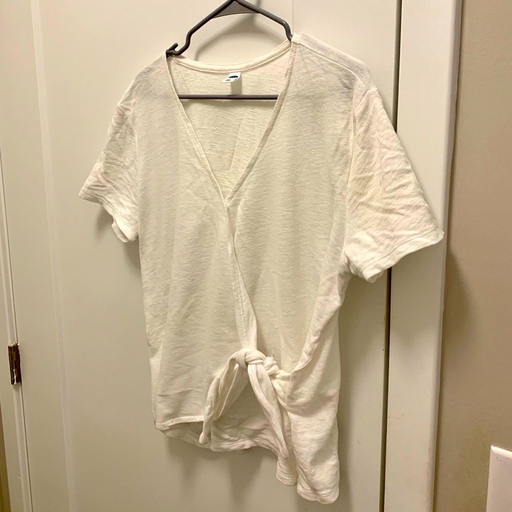 Old Navy White Loose Lice V-neck Top